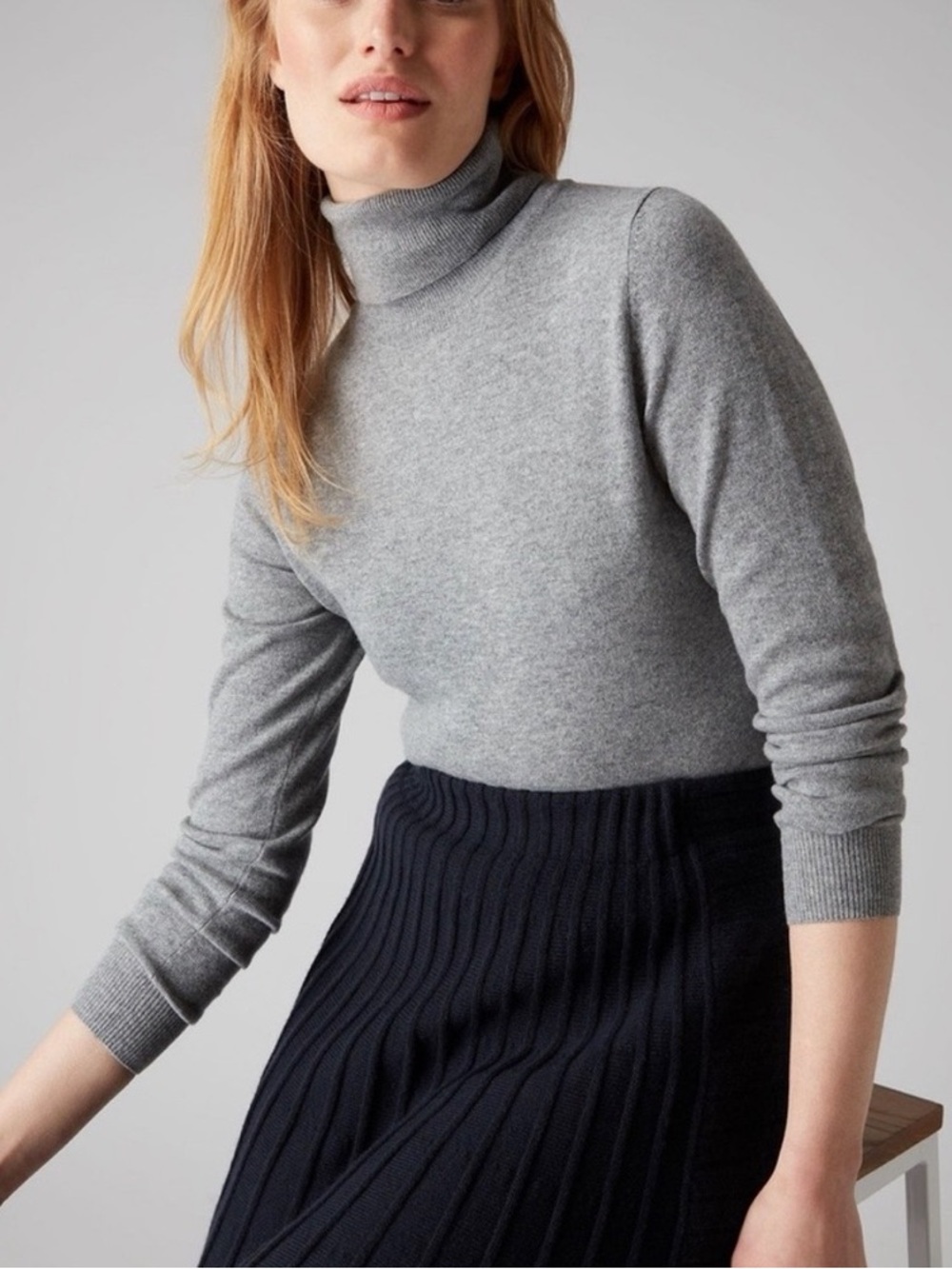 Everlane Grey Cashmere-Blend Turtleneck Sweater, size medium